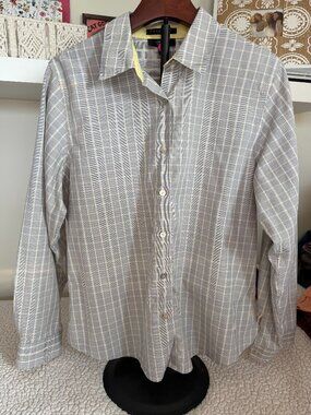 Foxcroft 100% Cotton Button‑Up Shirt – Size 12, Excellent Condition